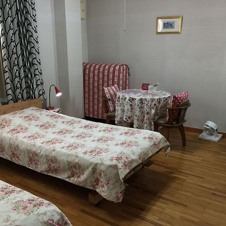Ladies Inn Motomachi - Caters To Women Hita Buitenkant foto